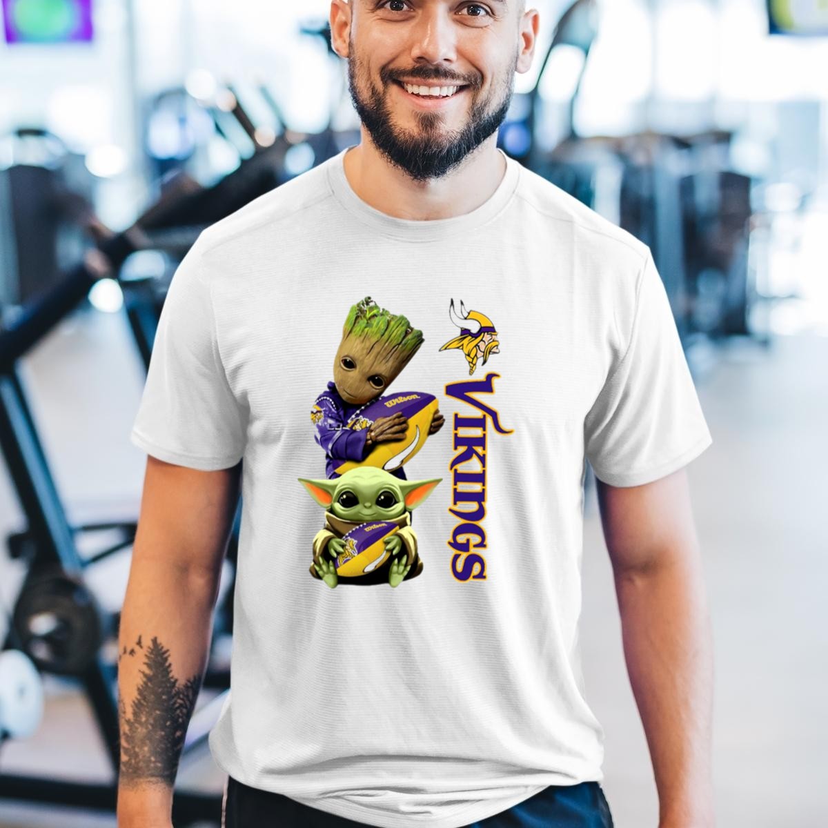Baby-Groot-And-Yoda-Hugging-Minnesota-Vikings-Football-T-Shirt-1_t-shirt-3_4