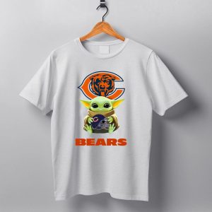 Baby Yoda Hug Chicago Bears Helmet Bears T Shirt