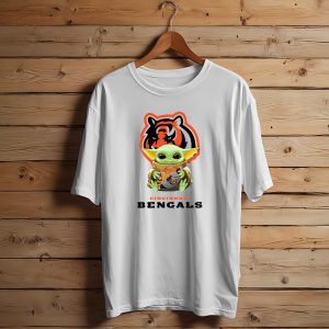 Baby Yoda Hug Cincinnati Bengals Football Fan Art NFL Collaboration T-Shirt
