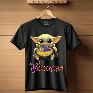 Baby Yoda Hug Minnesota Vikings T-Shirt
