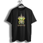 Baby-Yoda-Hug-New-Orleans-Saints-Fleur-De-Lis-Emblem-Saints-T-Shirt-1_t-shirt-1