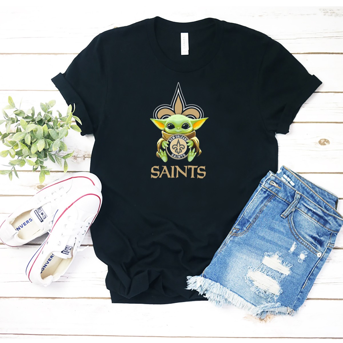 Baby-Yoda-Hug-New-Orleans-Saints-Fleur-De-Lis-Emblem-Saints-T-Shirt-1_t-shirt-2_3