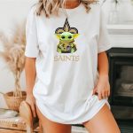 Baby-Yoda-Saints-Helmet-Hug-With-New-Orleans-Saints-T-Shirt-1_t-shirt-4_5