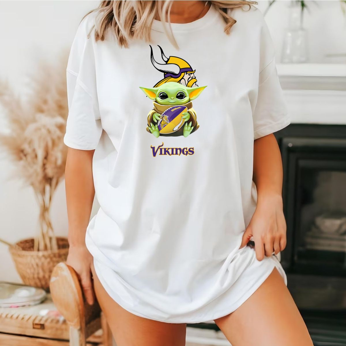 Baby-Yoda-Vikings-Football-Tailgate-Minnesota-Hug-White-T-Shirt-1_t-shirt-1_2