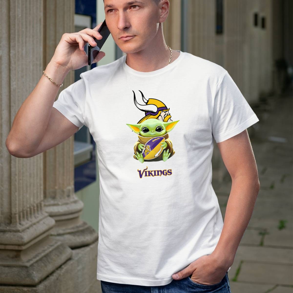 Baby-Yoda-Vikings-Football-Tailgate-Minnesota-Hug-White-T-Shirt-1_t-shirt-2_3