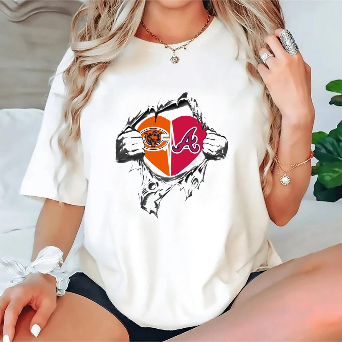 Bears-Bravens-Heart-With-Chicago-Bears-And-Atlanta-Braves-T-Shirt-1_t-shirt-1_2