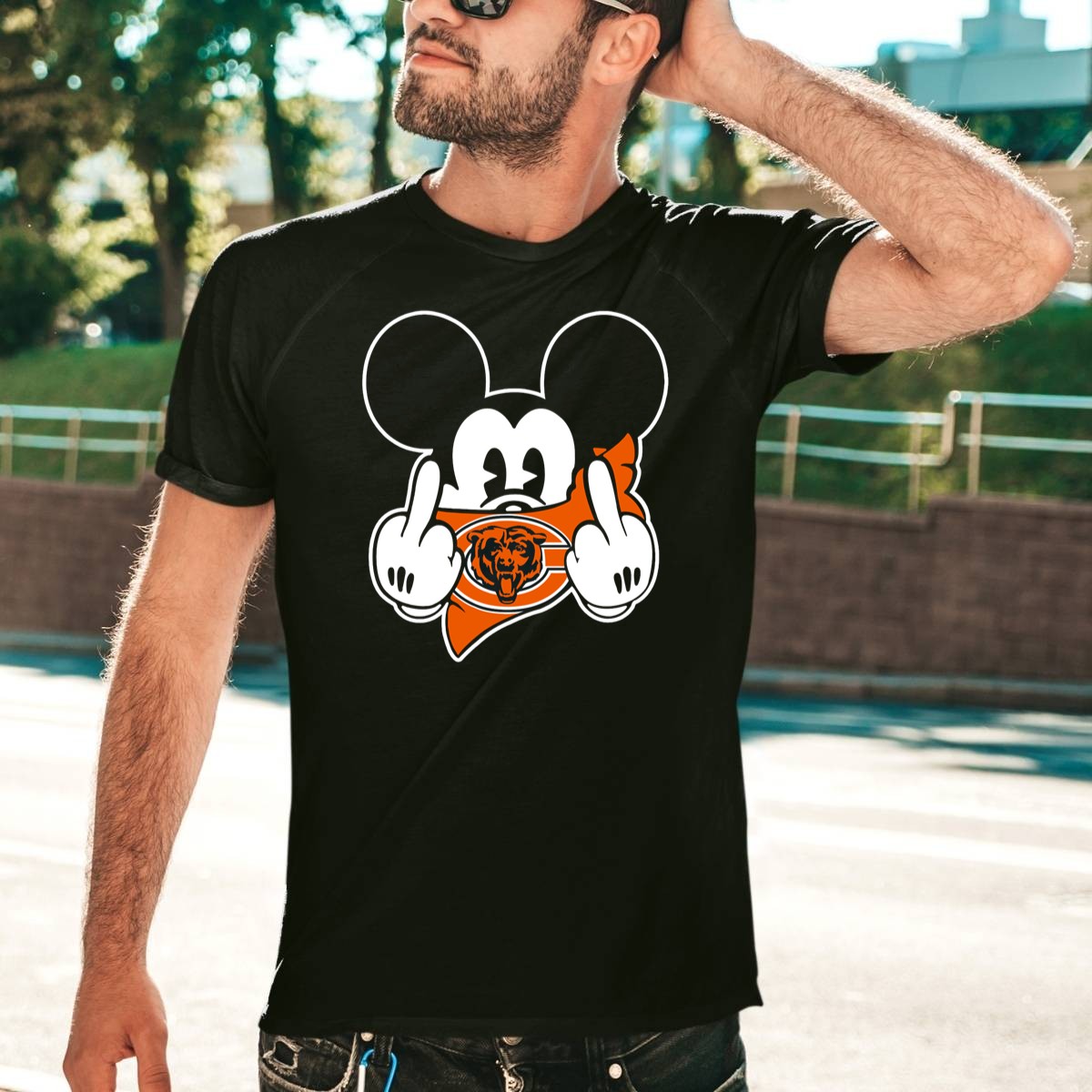 Bears-Mickey-Chicago-Bears-Symbol-And-Gesture-T-Shirt-1_t-shirt-4_5