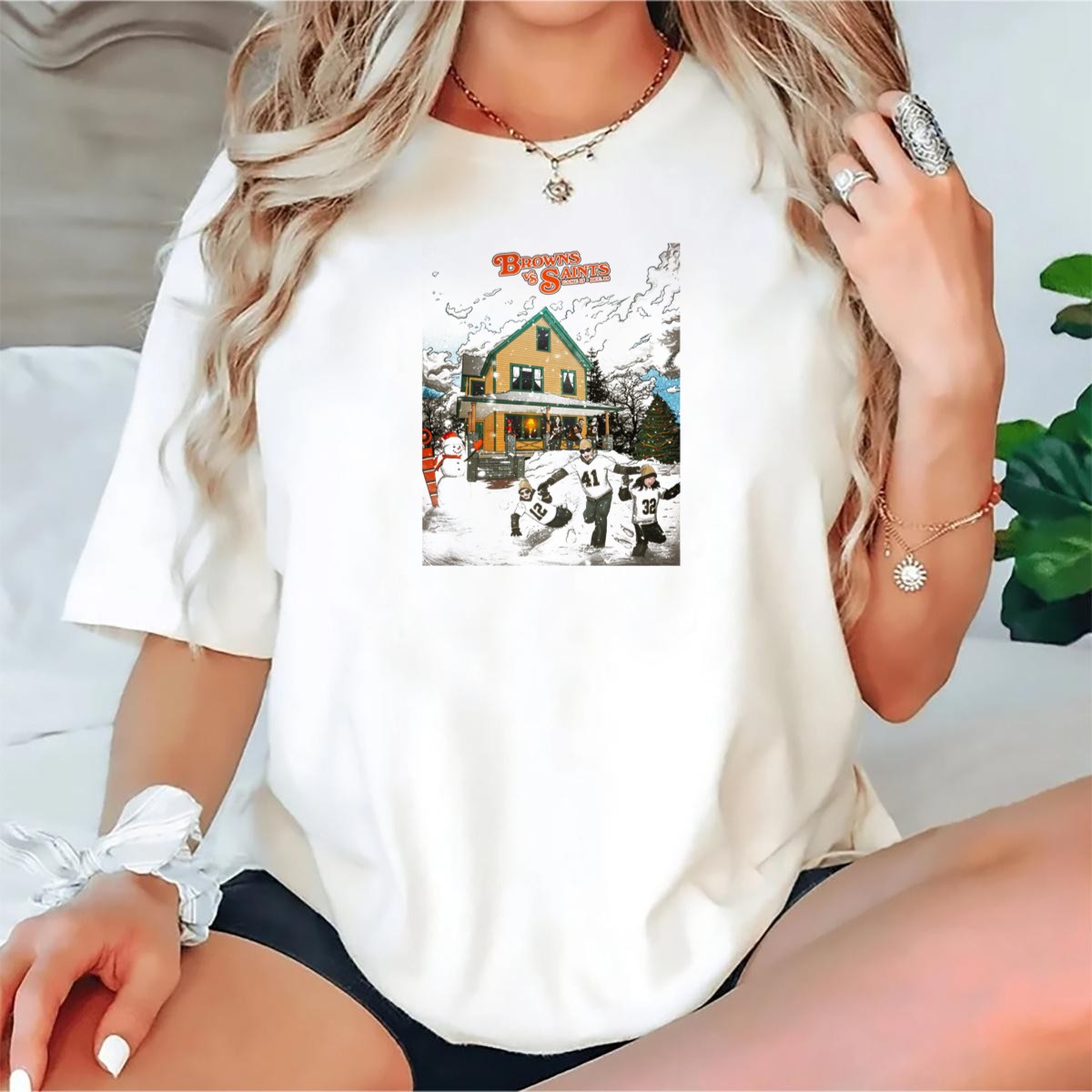 Browns-Vs-Saints-Game-15-Dec-24-Christmas-Snowball-Fight-Scene-T-Shirt-1_t-shirt-2_3