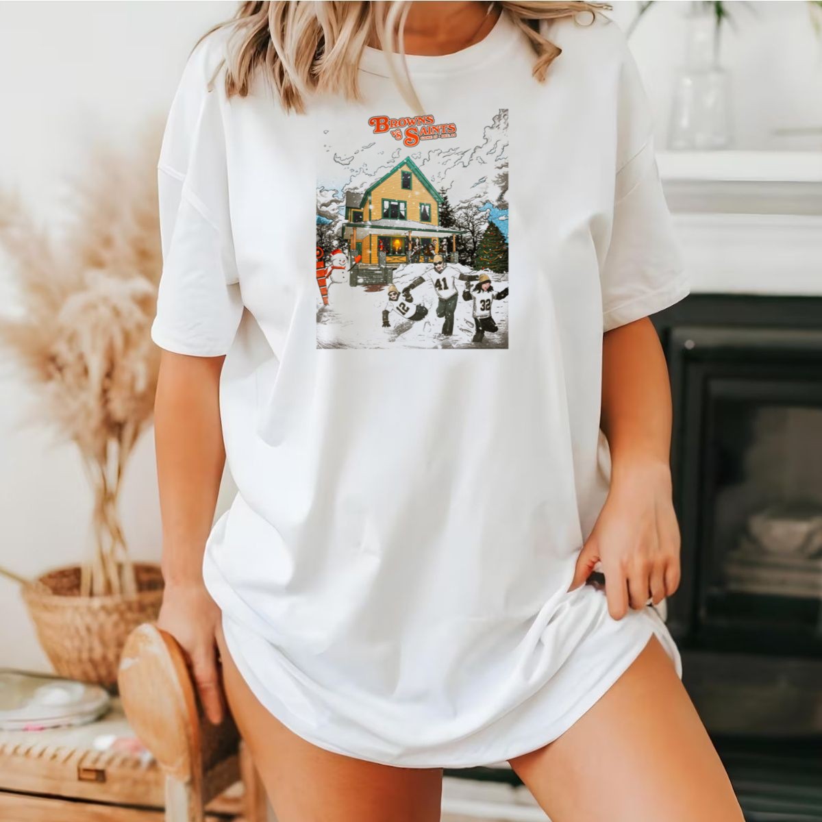 Browns-Vs-Saints-Game-15-Dec-24-Christmas-Snowball-Fight-Scene-T-Shirt-1_t-shirt-4_5
