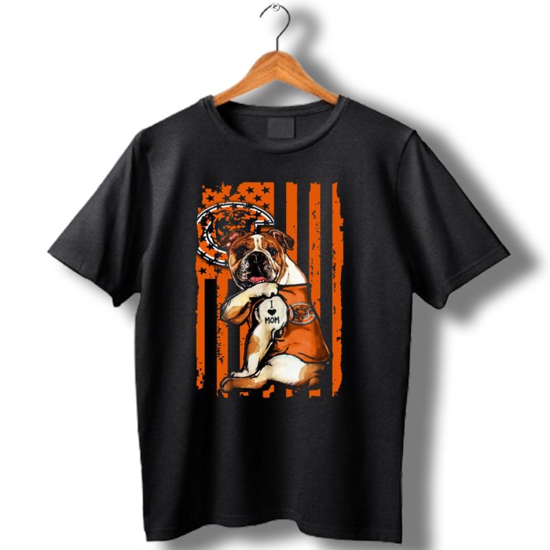 Bulldog-I-Love-Mom-Chicago-Bears-Logo-With-American-Flag-Background-T-Shirt-1_T-Shirt-1 Bulldog I Love Mom Chicago Bears Logo With American Flag Background T Shirt 1 T Shirt 1