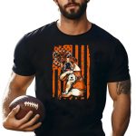 Bulldog-I-Love-Mom-Chicago-Bears-Logo-With-American-Flag-Background-T-Shirt-1_t-shirt-1_2