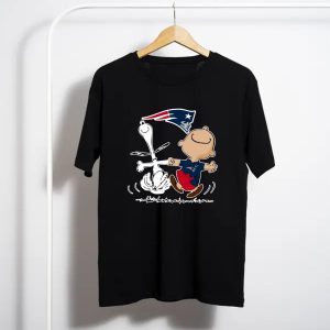 Charlie Brown & Snoopy New England Patriots T-Shirt
