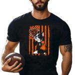 Chicago-Bears-Boston-Terrier-With-I-Love-Mom-Paw-And-Flag-Background-T-Shirt-1_t-shirt-1_2