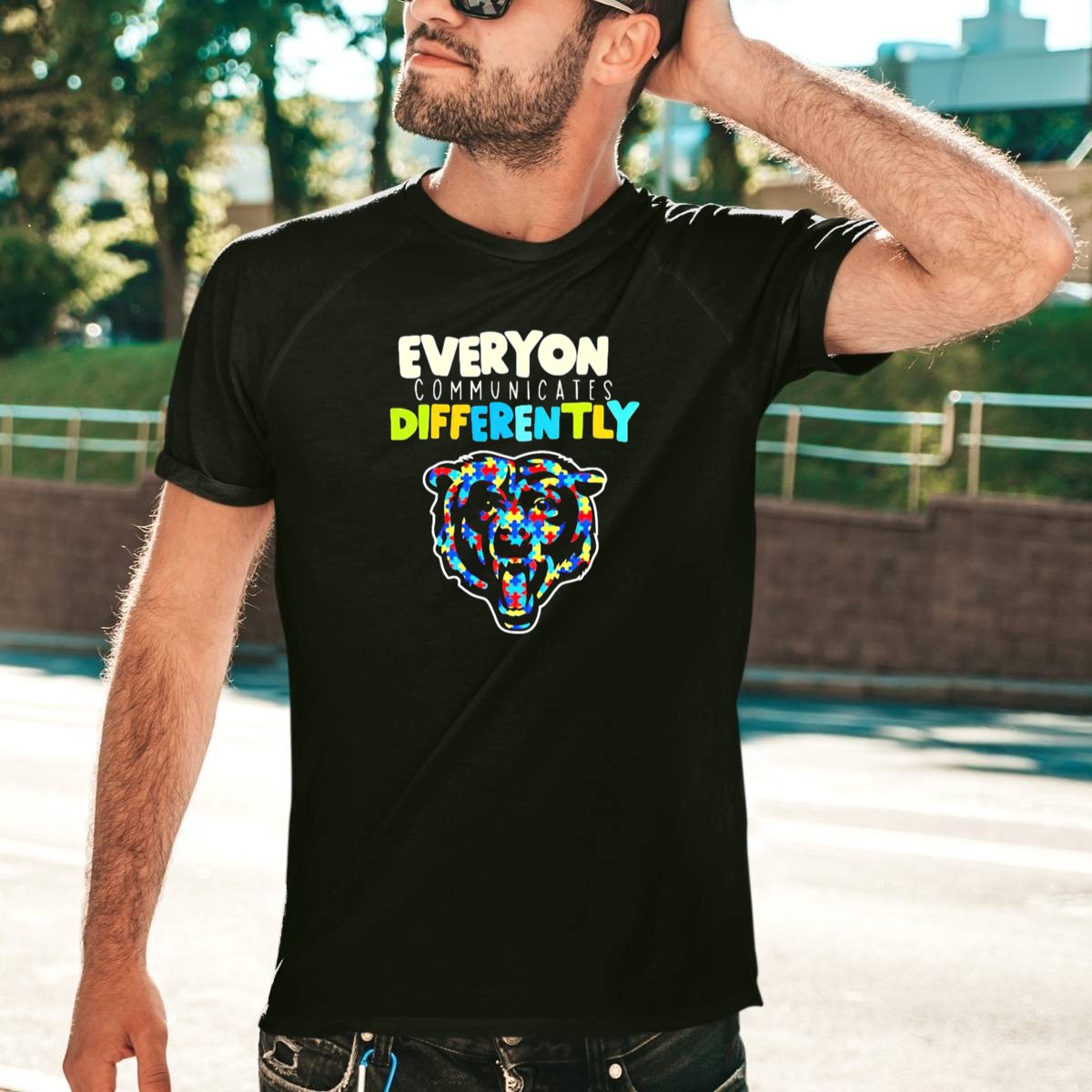 Chicago-Bears-Everyone-Communicates-Differently-Autism-Puzzle-T-Shirt-1_t-shirt-4_5