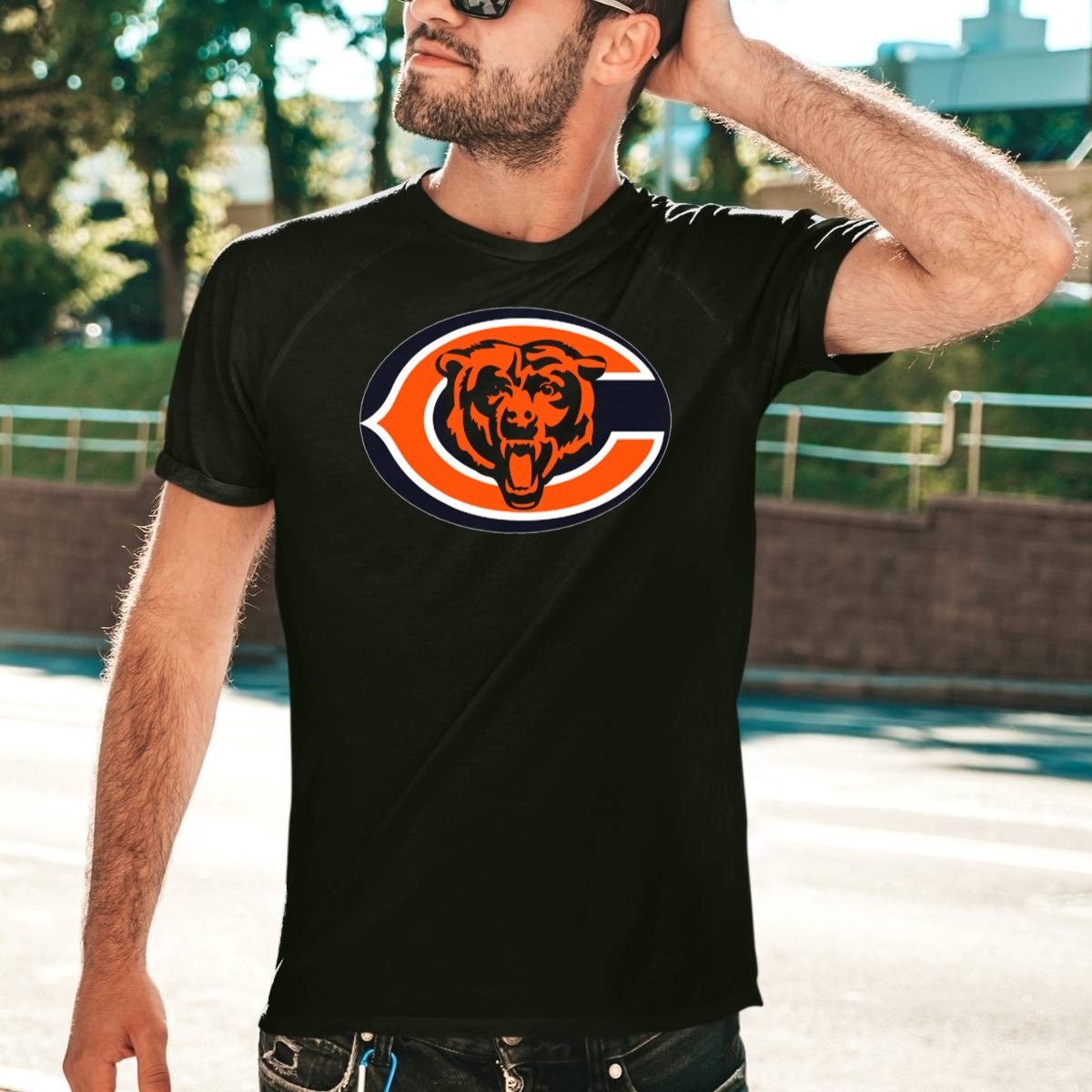 Chicago-Bears-Football-Team-Iconic-Logo-Bear-Head-T-Shirt-1_t-shirt-4_5