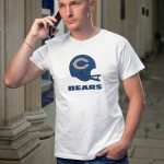 Chicago-Bears-Helmet-Iconic-T-Shirt-1_t-shirt-2_3