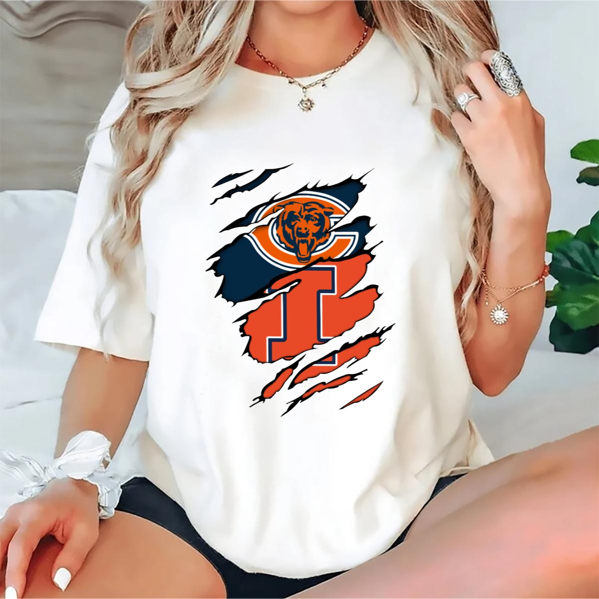 Chicago-Bears-Illinois-Fighting-Illini-Fan-Logo-Mashup-T-Shirt-1_t-shirt-1_2