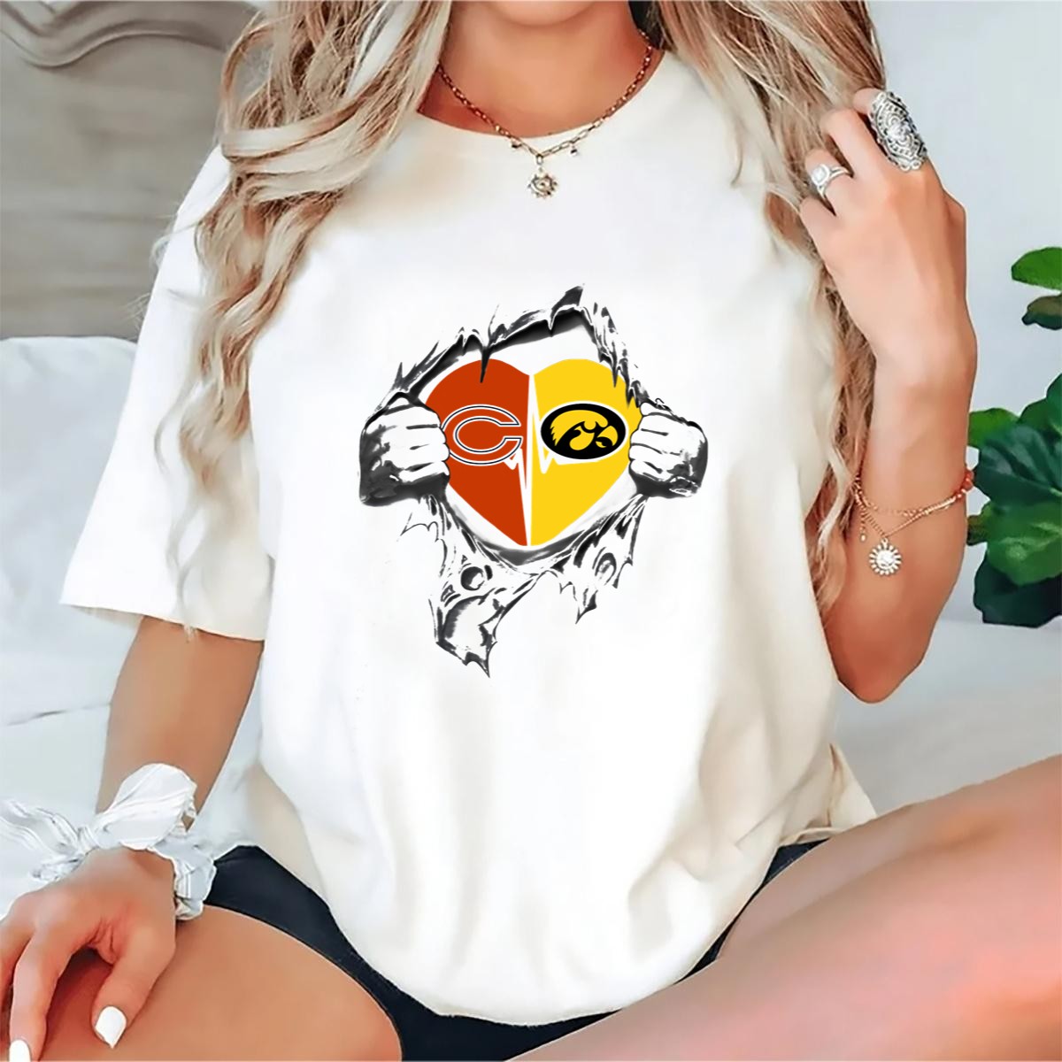 Chicago-Bears-Iowa-Hawkeyes-Heart-T-Shirt-1_t-shirt-1_2