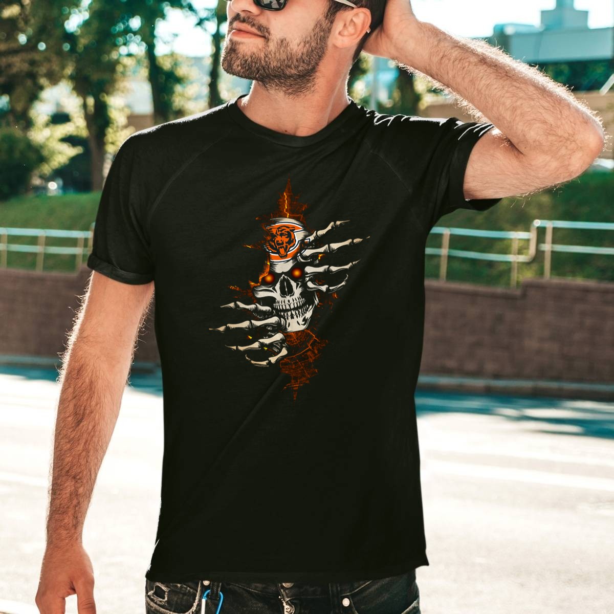 Chicago-Bears-Skull-With-Claw-And-Flaming-Eyes-T-Shirt-1_t-shirt-4_5