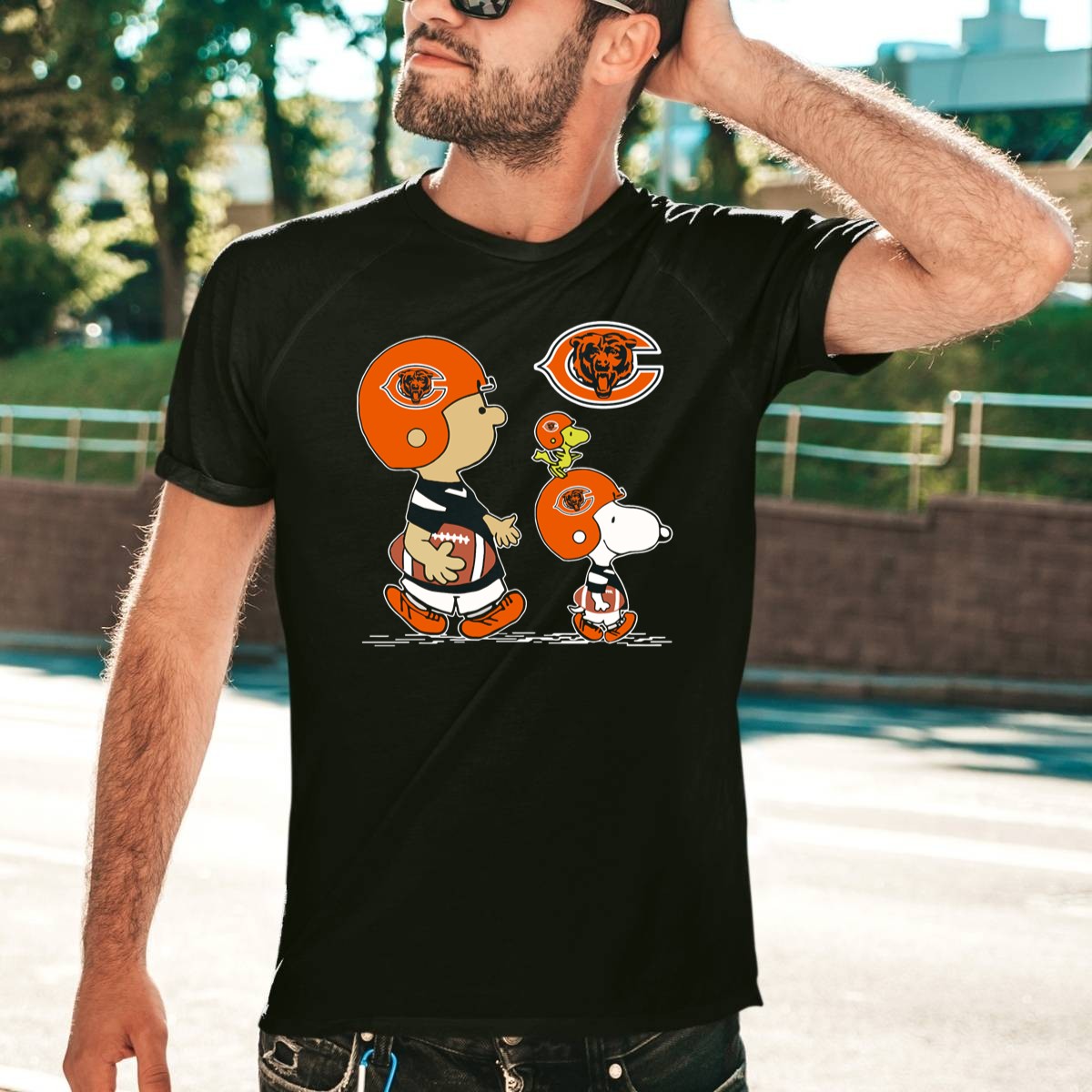 Chicago-Bears-Snoopy-Football-Peanuts-Characters-T-Shirt-1_t-shirt-4_5