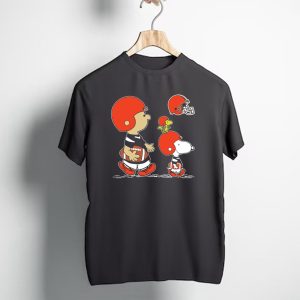 Christmas Peanuts Cute Football Snoopy Charlie Brown Cleveland Browns T-Shirt