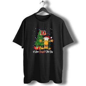 Cincinnati Bengals Garfield Christmas Tree Presents I Love Bengals This Big T-Shirt