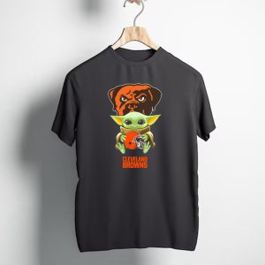 Cleveland Browns Baby Yoda Holding Helmet with Dog T-Shirt