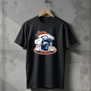 Denver Broncos Snoopy With Broncos Helmet T-Shirt
