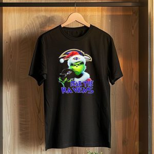 Grinch Wearing Santa Hat Holding Baltimore Ravens Helmet Fear the Ravens T-Shirt