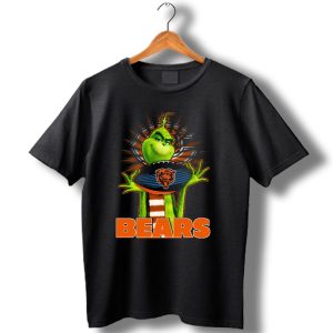 Grinch With Chicago Bears Football T Shirt