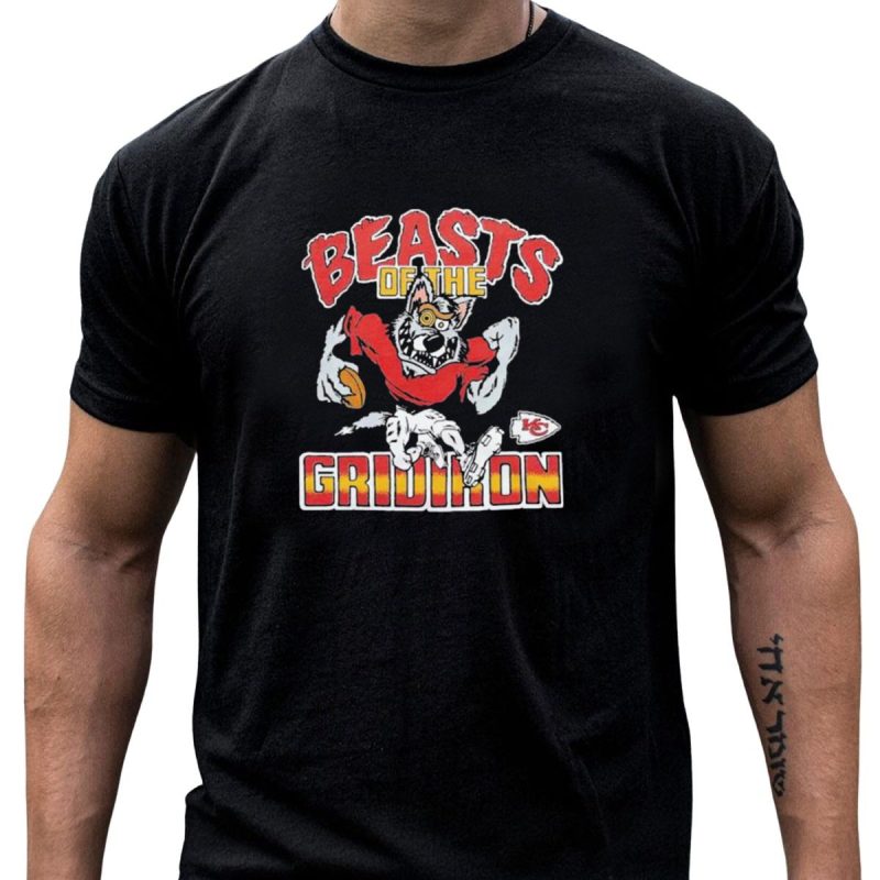 Kansas City Chiefs Beasts Of The Gridiron Wolf Holding Football T Shirt T Shirt 1 1