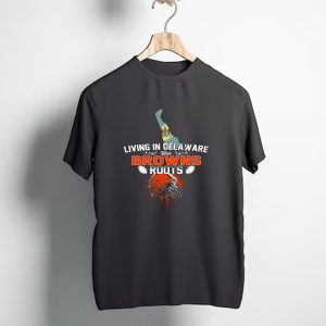 Living in Delaware Cleveland Browns Roots Football Helmet T-Shirt