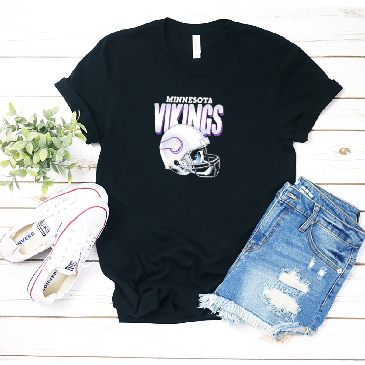 Minnesota-Vikings-Gradient-Helmet-Nfl-Merchandise-T-Shirt-1_t-shirt-2_3