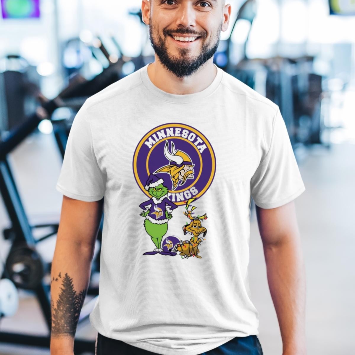 Minnesota-Vikings-Grinch-And-Max-Merry-Christmas-T-Shirt-1_t-shirt-3_4