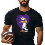 Minnesota-Vikings-Snoopy-Football-Heart-Hug-T-Shirt-1_t-shirt-4_5