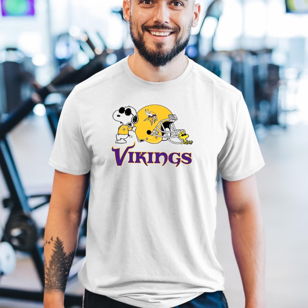 Minnesota-Vikings-Snoopy-Woodstock-Helmet-T-Shirt-1_t-shirt-3_4