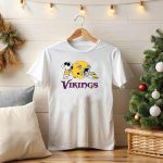 Minnesota-Vikings-Snoopy-Woodstock-Helmet-T-Shirt-1_t-shirt-4_5