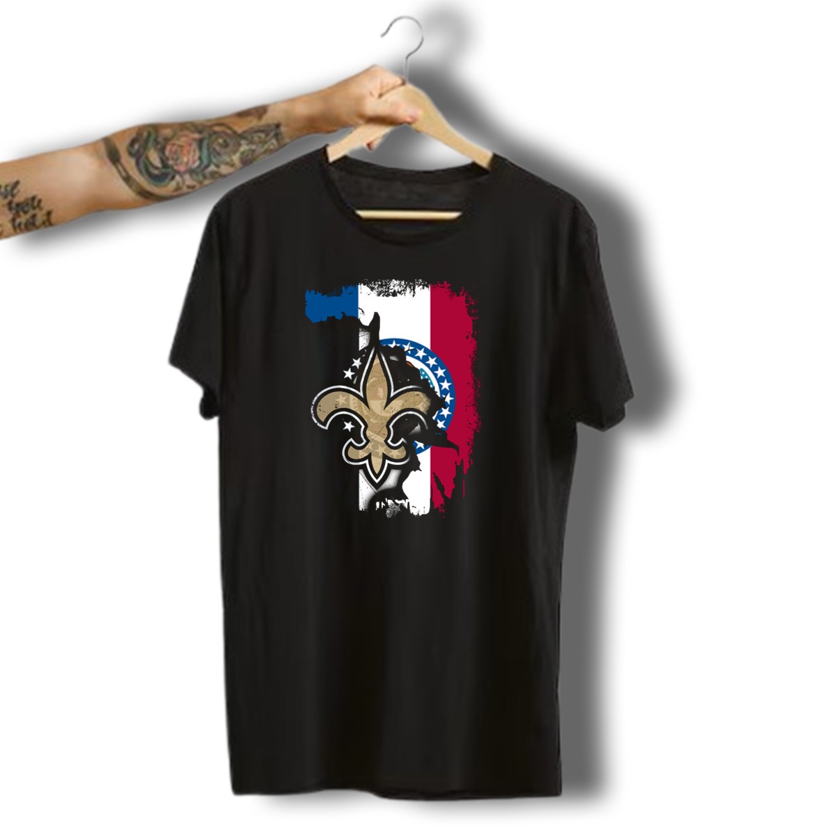 Missouri-Flag-With-New-Orleans-Saints-Fleur-De-Lis-T-Shirt-1_t-shirt-3_4