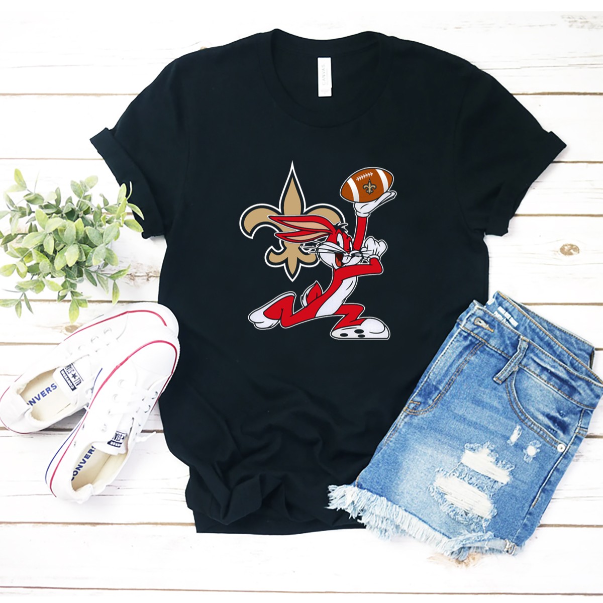 New-Orleans-Saints-Bugs-Bunny-Football-Fleur-De-Lis-T-Shirt-1_t-shirt-2_3