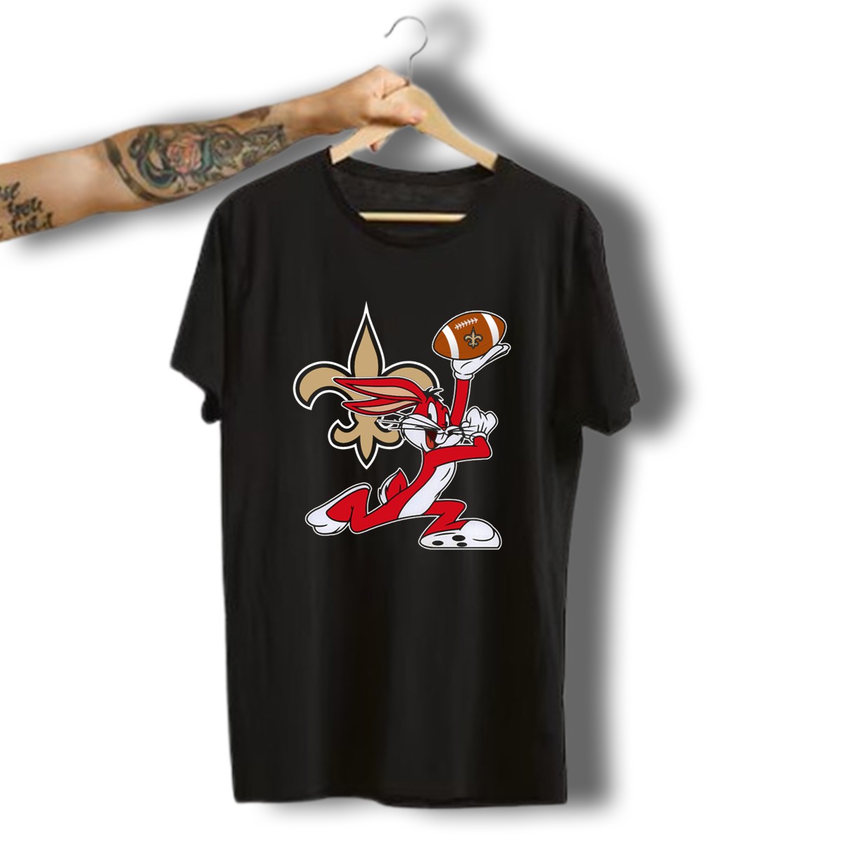 New-Orleans-Saints-Bugs-Bunny-Football-Fleur-De-Lis-T-Shirt-1_t-shirt-3_4