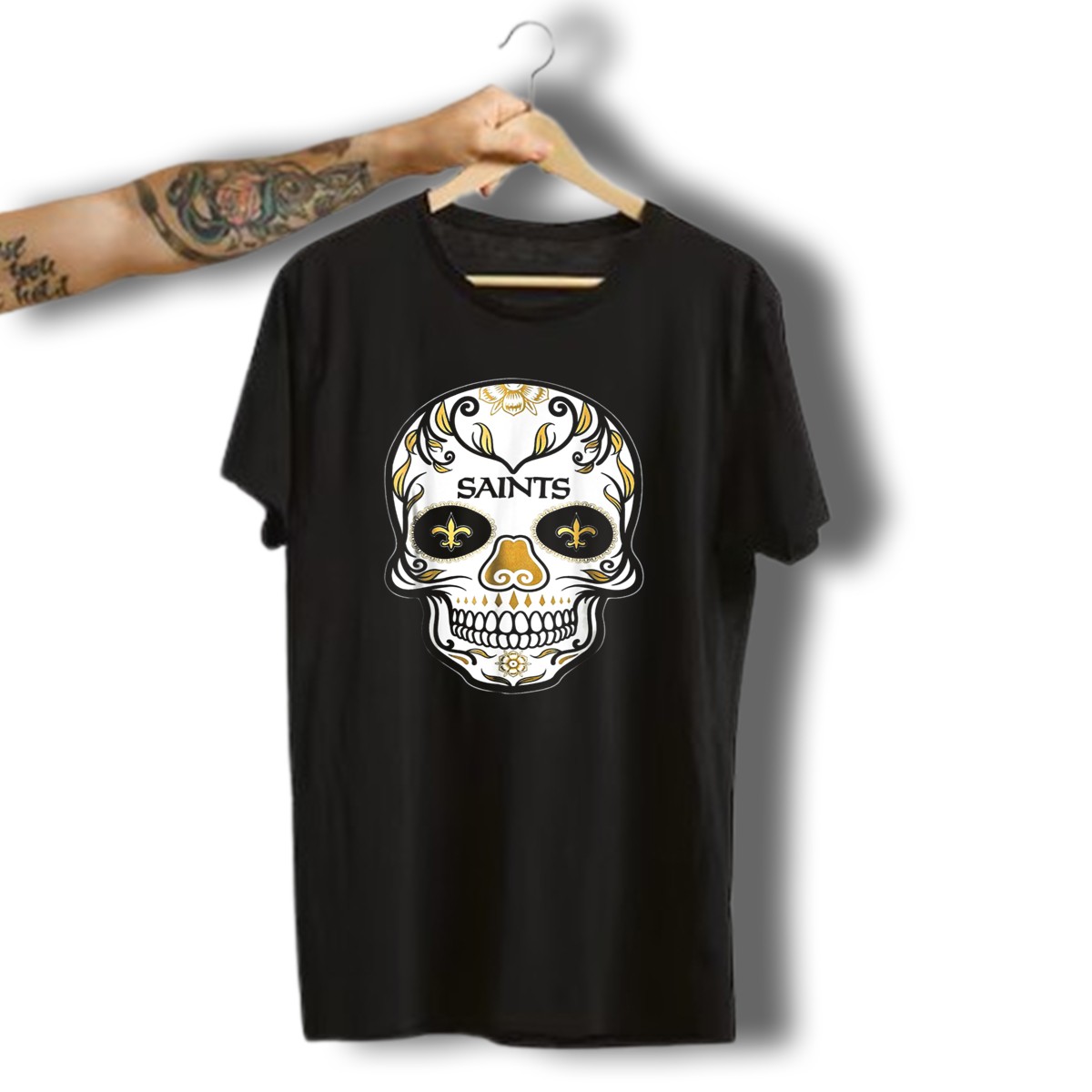 New-Orleans-Saints-Feel-Dat-Brees-Football-Skull-Design-Fleur-De-Lis-T-Shirt-1_t-shirt-3_4