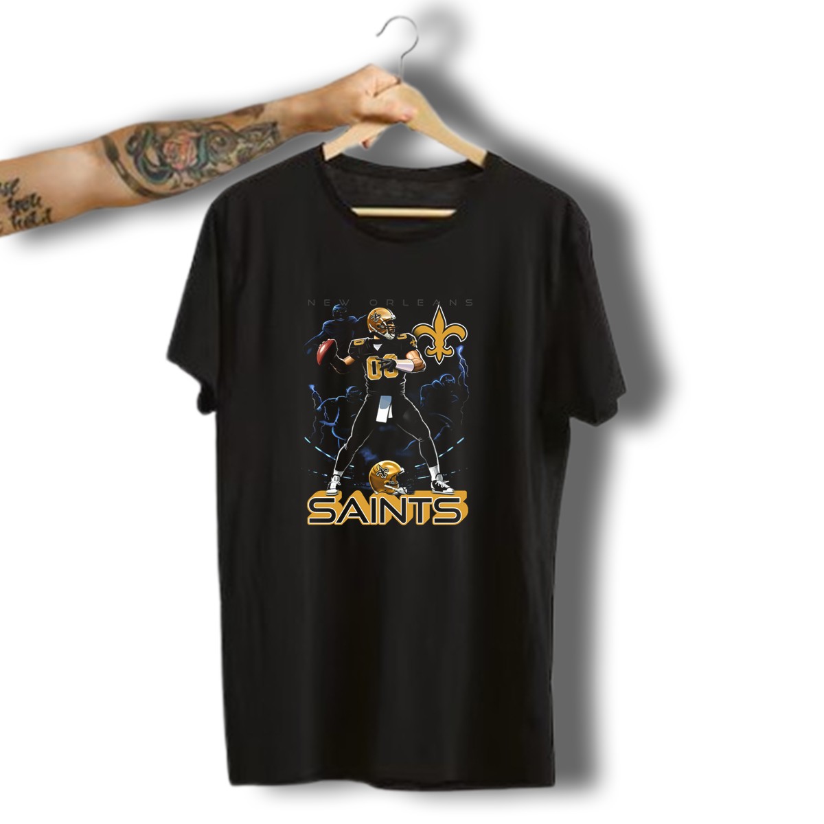 New-Orleans-Saints-Football-Player-With-Fleur-De-Lis-T-Shirt-1_t-shirt-3_4