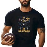 New-Orleans-Saints-Football-Player-With-Fleur-De-Lis-T-Shirt-1_t-shirt-4_5