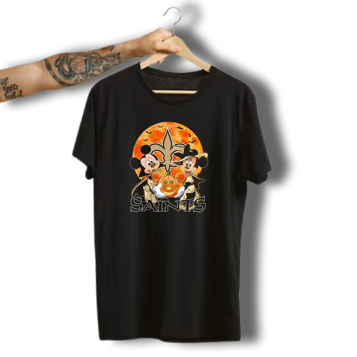 New-Orleans-Saints-Mickey-And-Minnie-Halloween-Pumpkin-Fleur-De-Lis-T-Shirt-1_t-shirt-3_4