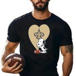 New-Orleans-Saints-Snoopy-Hug-Heart-Fleur-De-Lis-Football-T-Shirt-1_t-shirt-4_5