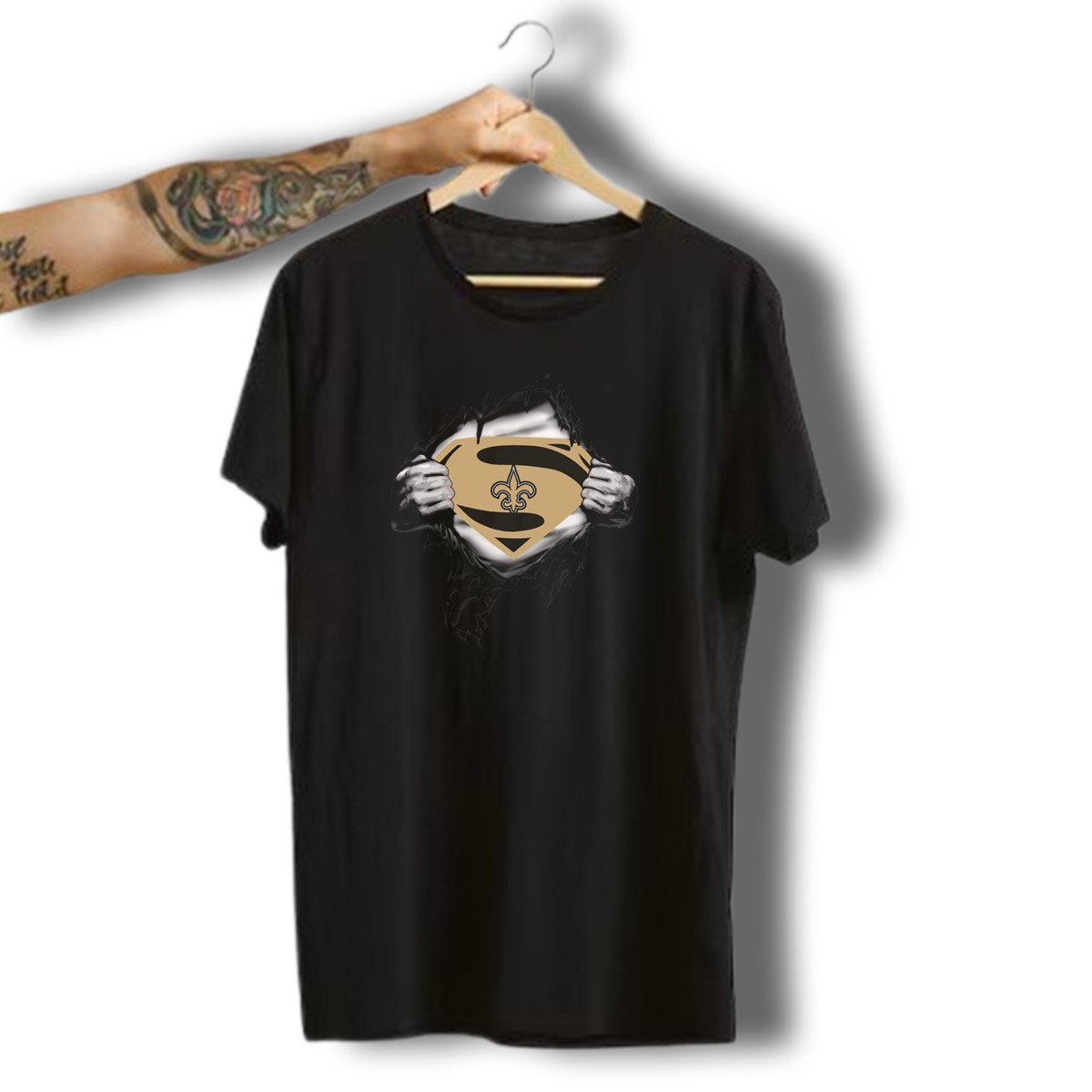 New-Orleans-Saints-Superman-Fleur-De-Lis-T-Shirt-1_t-shirt-3_4