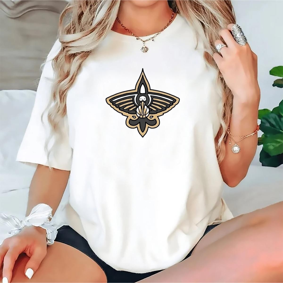 Nfl-X-Nba-Saints-Pelican-Logo-Mashup-Combine-T-Shirt-1_t-shirt-2_3