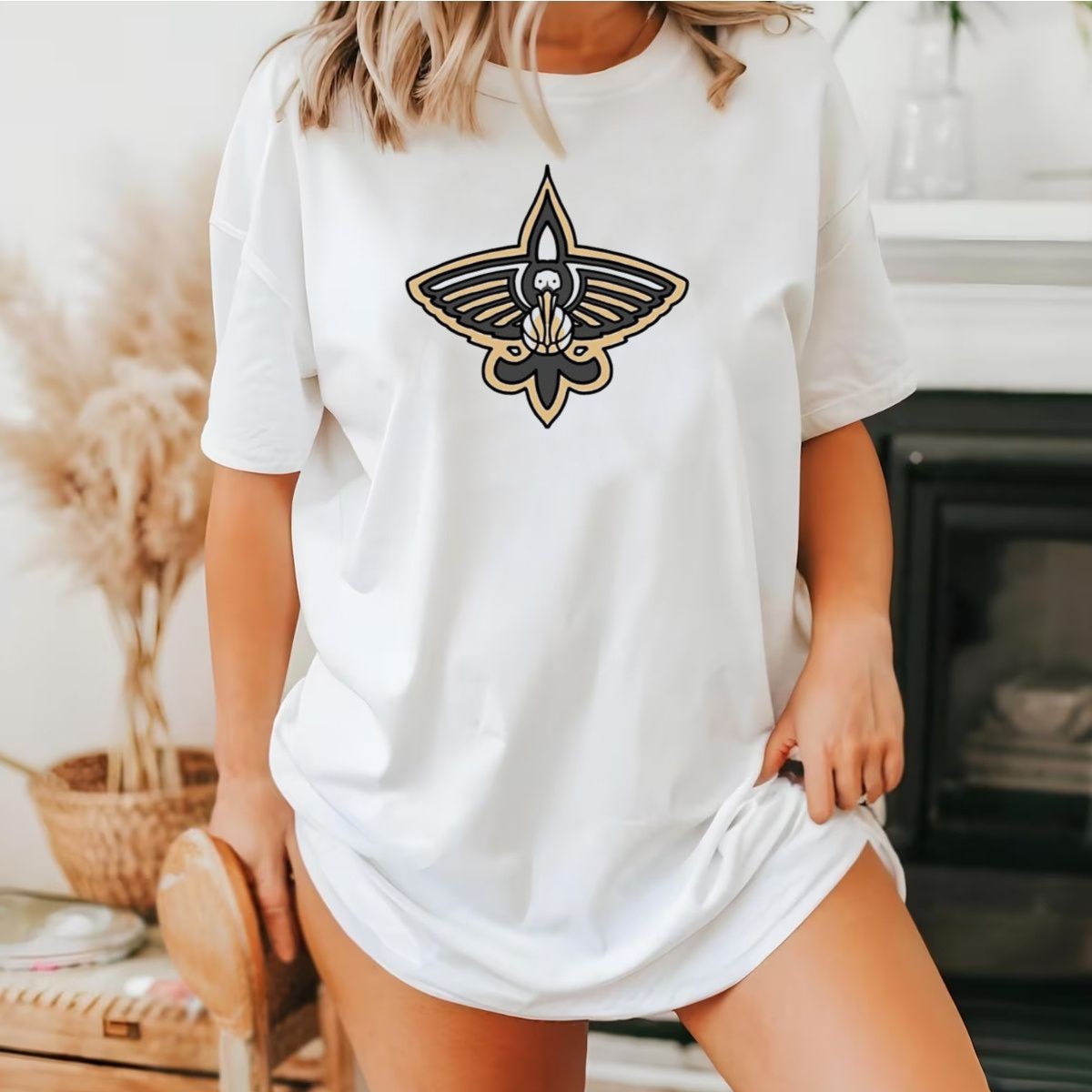 Nfl-X-Nba-Saints-Pelican-Logo-Mashup-Combine-T-Shirt-1_t-shirt-4_5