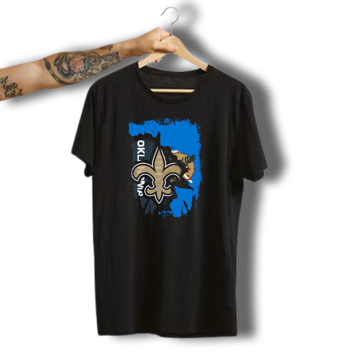 Oklahoma-State-Flag-With-New-Orleans-Saints-Fleur-De-Lis-T-Shirt-1_t-shirt-3_4