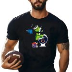 Packers-Grinch-Sitting-On-Bears-Toilet-Using-Lions-Paper-With-Vikings-Helmet-Shoes-T-Shirt-1_t-shirt-4_5